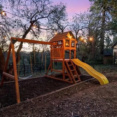 Villa Grove By Rather Be Properties-3